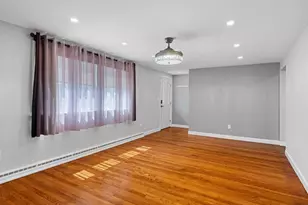 7 Fabens St, Saugus, MA 01906 - Photo 4