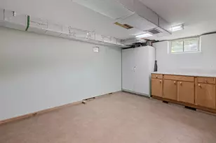 7 Fabens St, Saugus, MA 01906 - Photo 34