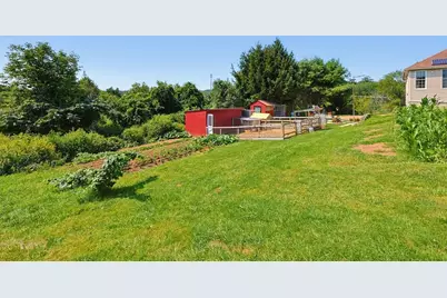 36 E Brookfield Rd, North Brookfield, MA 01535 - Photo 32