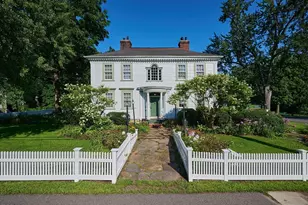 25 Woodbridge St, South Hadley, MA 01075 - Photo 2