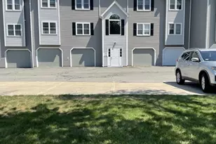 74 Tennis Plaza Rd, Dracut, MA 01826 - Photo 4