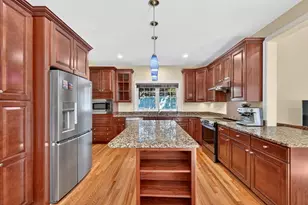 28 Hickory Dr, Shrewsbury, MA 01545 - Photo 10