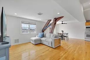 615 Main, Barnstable, MA 02601 - Photo 10