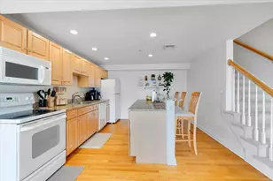 615 Main, Barnstable, MA 02601 - Photo 6