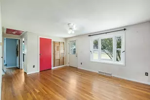 141 Cherry St, Gloucester, MA 01930 - Photo 12