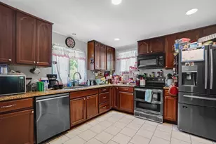 24 Foley St, Attleboro, MA 02703 - Photo 2
