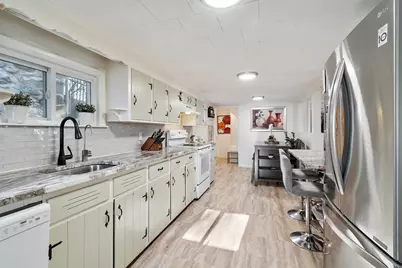 2 Grove St, Methuen, MA 01844 - Photo 16