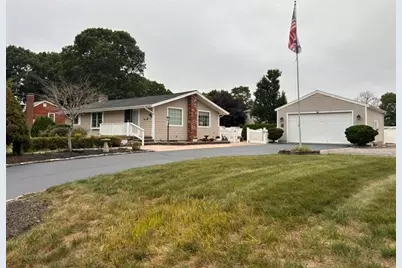 6 Robinhood Rd, Wareham, MA 02571 - Photo 2