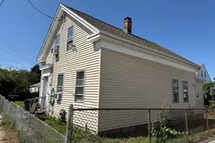 15 Allen St, Fall River, MA 02724 - Photo 2