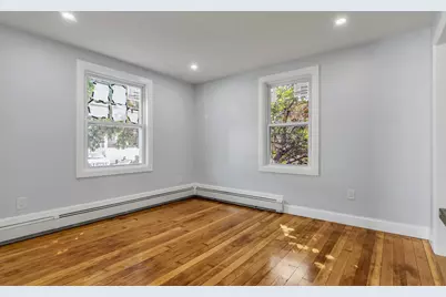 197 Oakland Ave, Methuen, MA 01844 - Photo 6