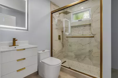 197 Oakland Ave, Methuen, MA 01844 - Photo 10