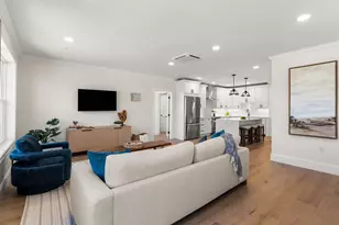 16 Franklin St, Salem, MA 01970 - Photo 6