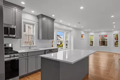 35 Farragut Ave #35, Medford, MA 02155 - Photo 8