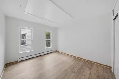 26 Washington Ave, Holyoke, MA 01040 - Photo 10