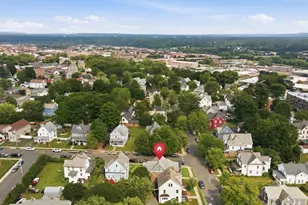 26 Washington Ave, Holyoke, MA 01040 - Photo 32