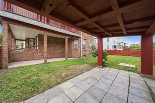 26 Washington Ave, Holyoke, MA 01040 - Photo 4