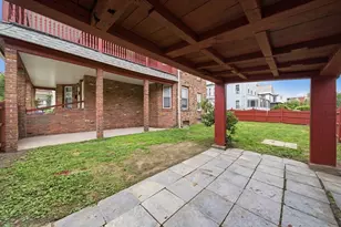 26 Washington Ave, Holyoke, MA 01040 - Photo 4