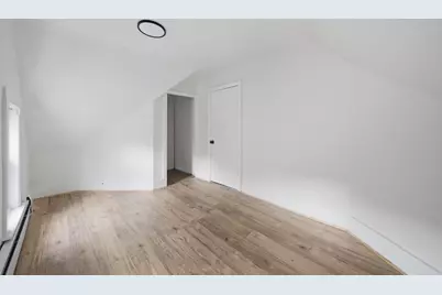 26 Washington Ave, Holyoke, MA 01040 - Photo 16