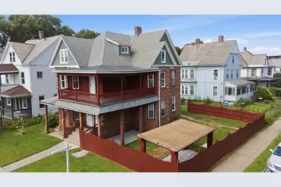 26 Washington Ave, Holyoke, MA 01040 - Photo 2
