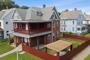 26 Washington Ave, Holyoke, MA 01040 - Photo 2