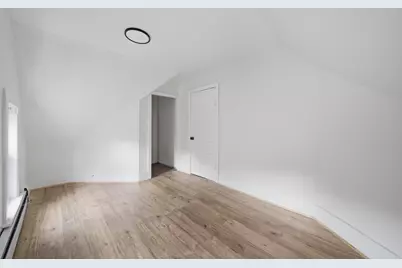 26 Washington Ave, Holyoke, MA 01040 - Photo 16