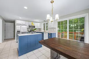 10 Fuller Ave, Attleboro, MA 02703 - Photo 12