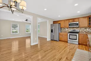 10 Begley St, Agawam, MA 01001 - Photo 12