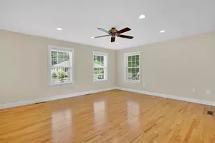 10 Begley St, Agawam, MA 01001 - Photo 4