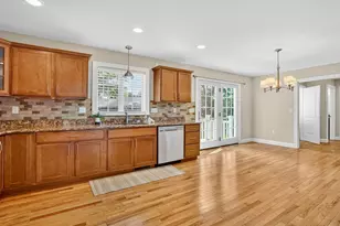 10 Begley St, Agawam, MA 01001 - Photo 14