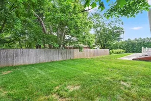 10 Begley St, Agawam, MA 01001 - Photo 36