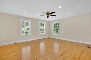 10 Begley St, Agawam, MA 01001 - Photo 4