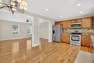 10 Begley St, Agawam, MA 01001 - Photo 12