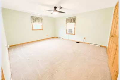 60 Martin St, East Providence, RI 02914 - Photo 10