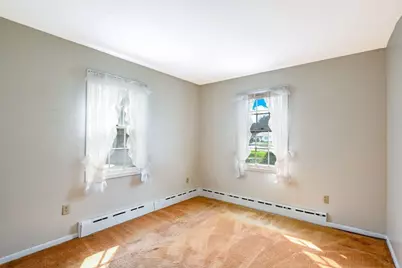 66 Seymour St, New Bedford, MA 02744 - Photo 14