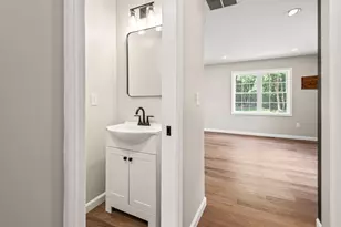 93 Rockland Rd, Auburn, MA 01501 - Photo 6