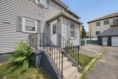 190 Raymond St, Fall River, MA 02723 - Photo 4