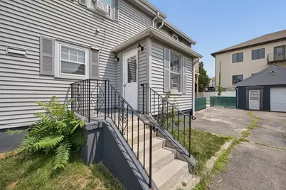 190 Raymond St, Fall River, MA 02723 - Photo 8