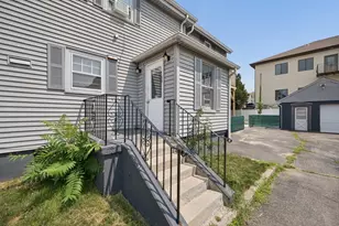 190 Raymond St, Fall River, MA 02723 - Photo 8