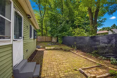 33 Plumtree Road, Springfield, MA 01118 - Photo 8