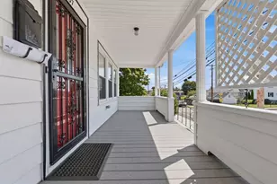 37 Bridge St, Beverly, MA 01915 - Photo 2