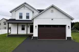 33 Polaski Ave, Chicopee, MA 01013 - Photo 1