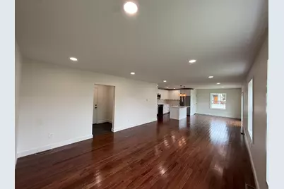 33 Polaski Ave, Chicopee, MA 01013 - Photo 6