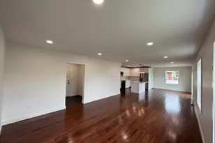 33 Polaski Ave, Chicopee, MA 01013 - Photo 6
