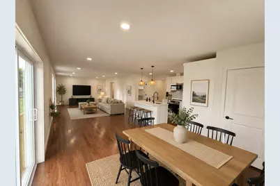 33 Polaski Ave, Chicopee, MA 01013 - Photo 4