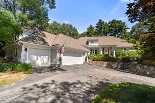 10 Hawk Hill Ln, Ipswich, MA 01938 - Photo 1