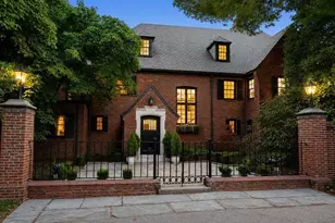 372 Warren St, Brookline, MA 02445 - Photo 2