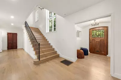 372 Warren St, Brookline, MA 02445 - Photo 22