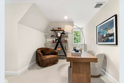 372 Warren St, Brookline, MA 02445 - Photo 32