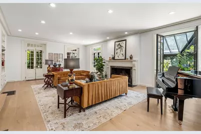 372 Warren St, Brookline, MA 02445 - Photo 4