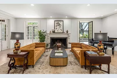 372 Warren St, Brookline, MA 02445 - Photo 2
